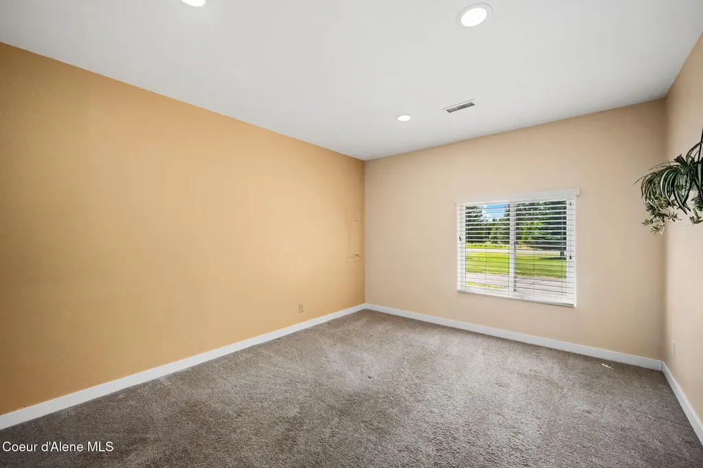 6928 N 4th Street Dalton Gardens ID 83815