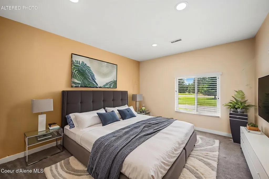 6928 N 4th Street Dalton Gardens ID 83815