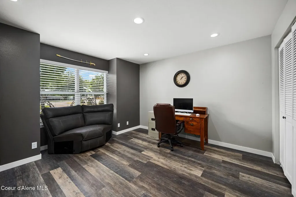 6928 N 4th Street Dalton Gardens ID 83815