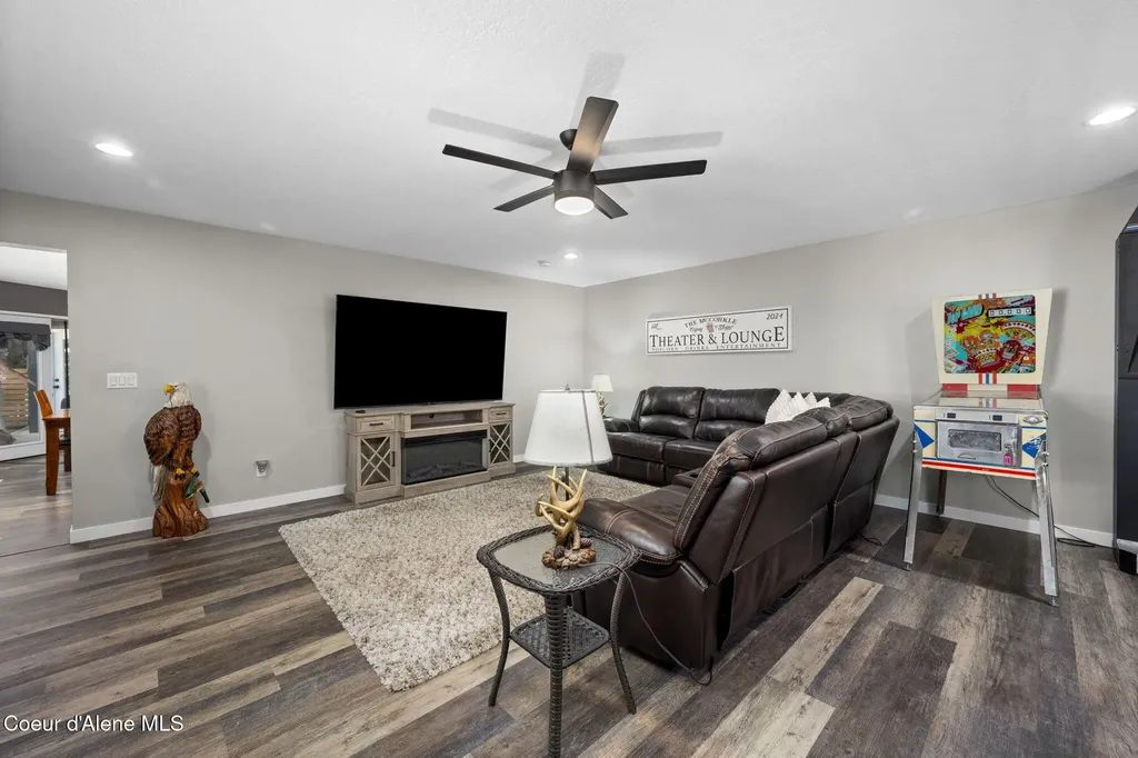 6928 N 4th Street Dalton Gardens ID 83815
