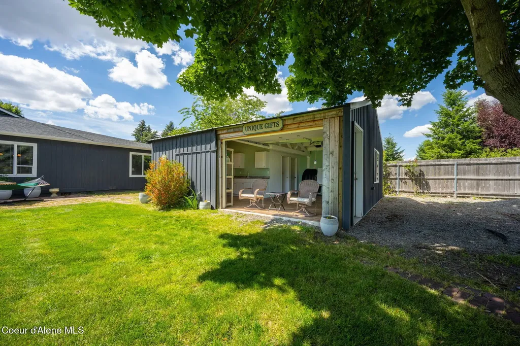 6928 N 4th Street Dalton Gardens ID 83815