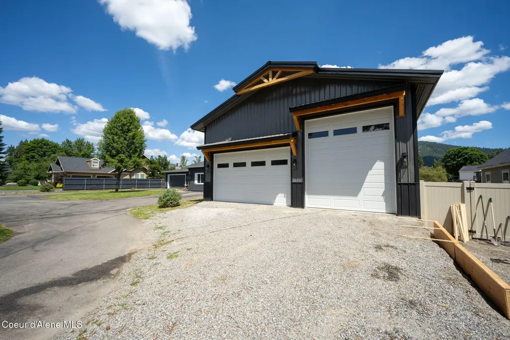 6928 N 4th Street Dalton Gardens ID 83815