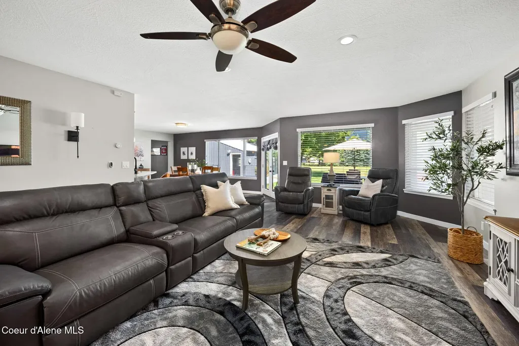 6928 N 4th Street Dalton Gardens ID 83815