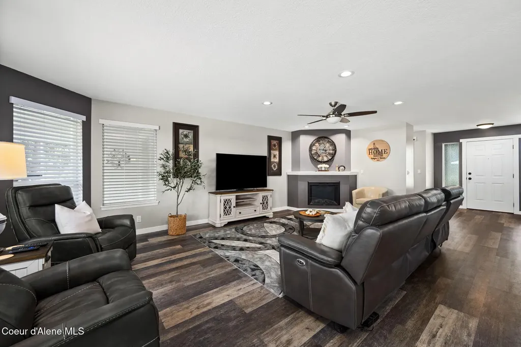 6928 N 4th Street Dalton Gardens ID 83815