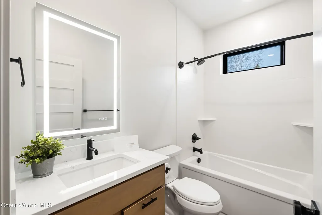 1721 Larch Street Sandpoint ID 83864