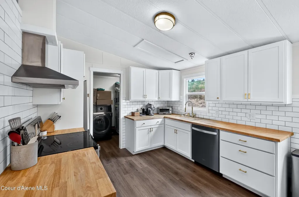 3343 S Carpenter Loop Post Falls ID 83854