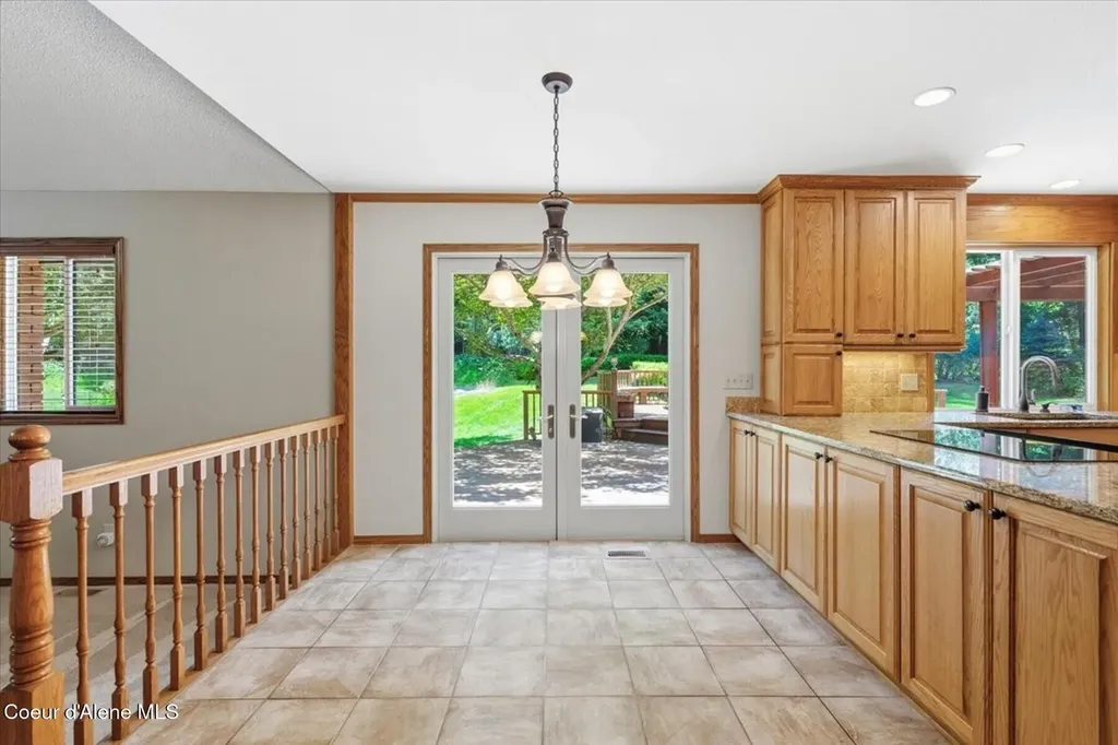9737 N Circle Drive Hayden ID 83835
