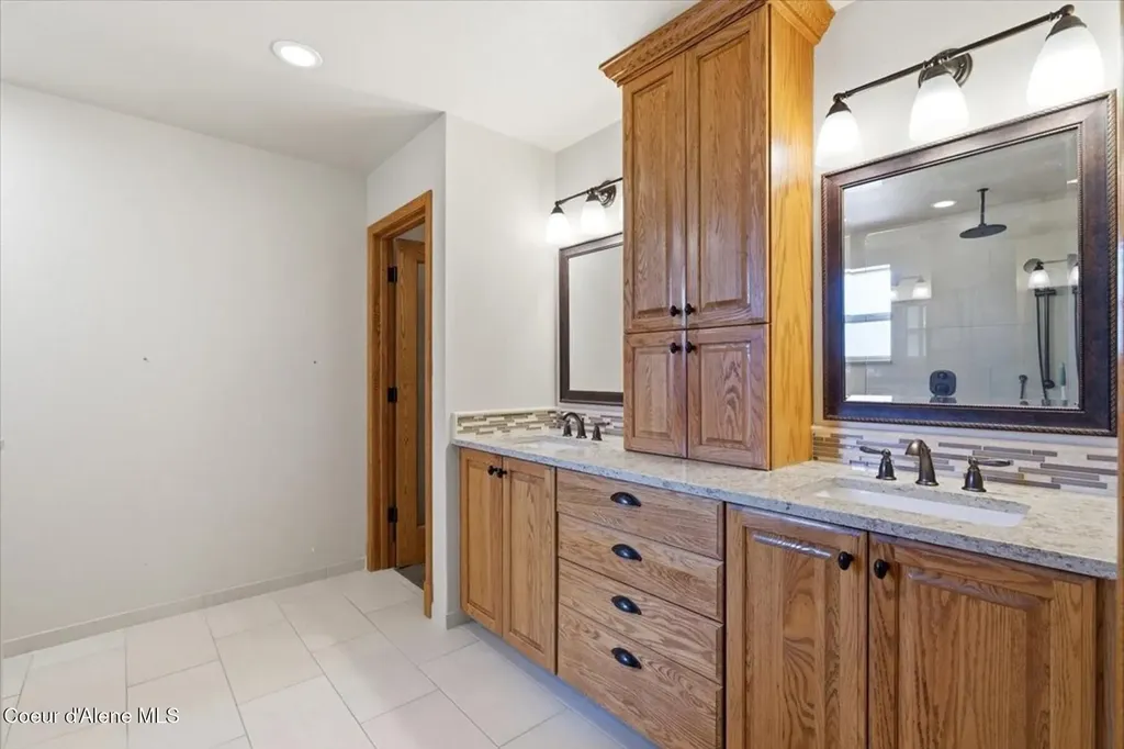 9737 N Circle Drive Hayden ID 83835