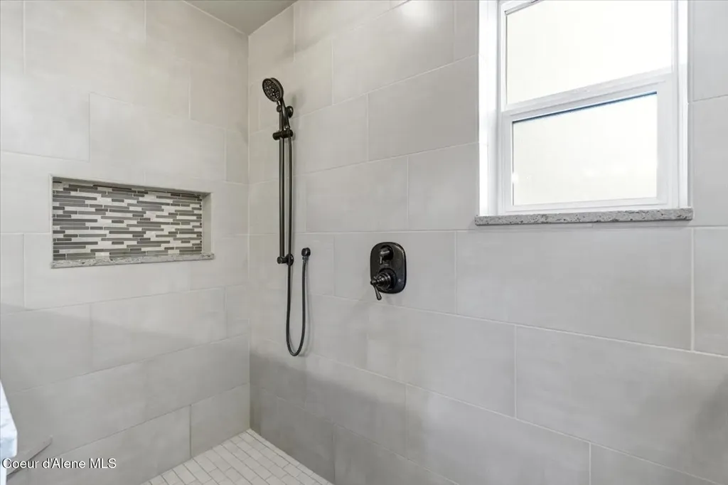 9737 N Circle Drive Hayden ID 83835