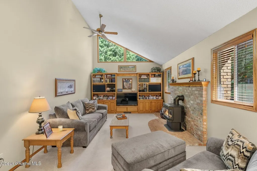 9737 N Circle Drive Hayden ID 83835