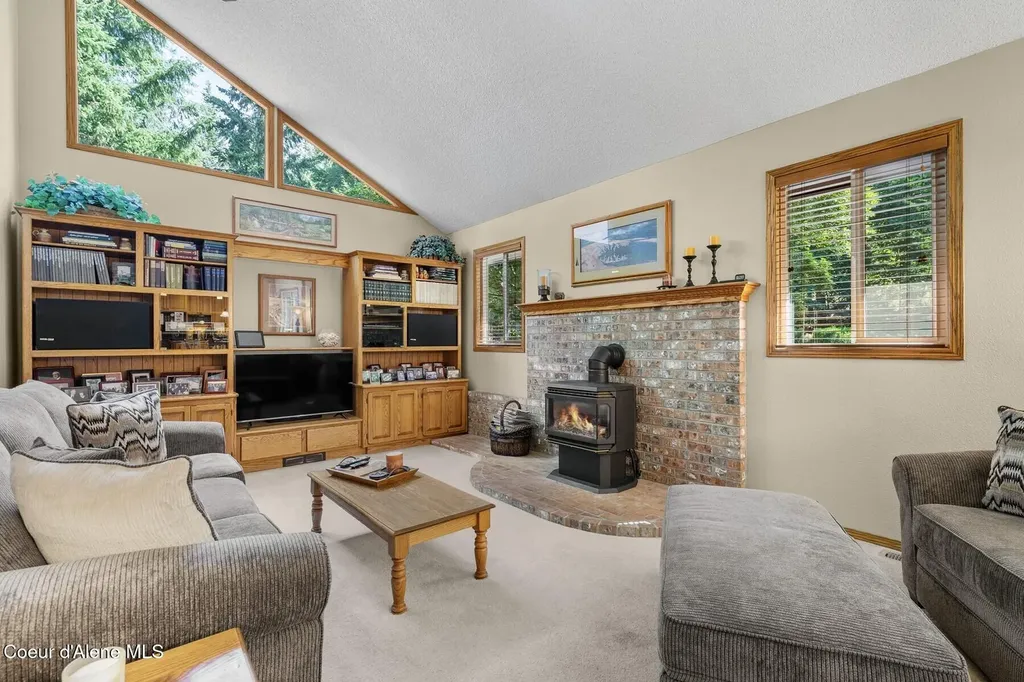 9737 N Circle Drive Hayden ID 83835