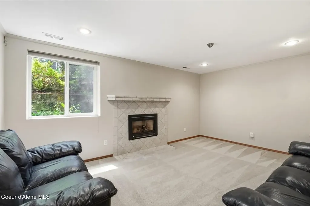 9737 N Circle Drive Hayden ID 83835