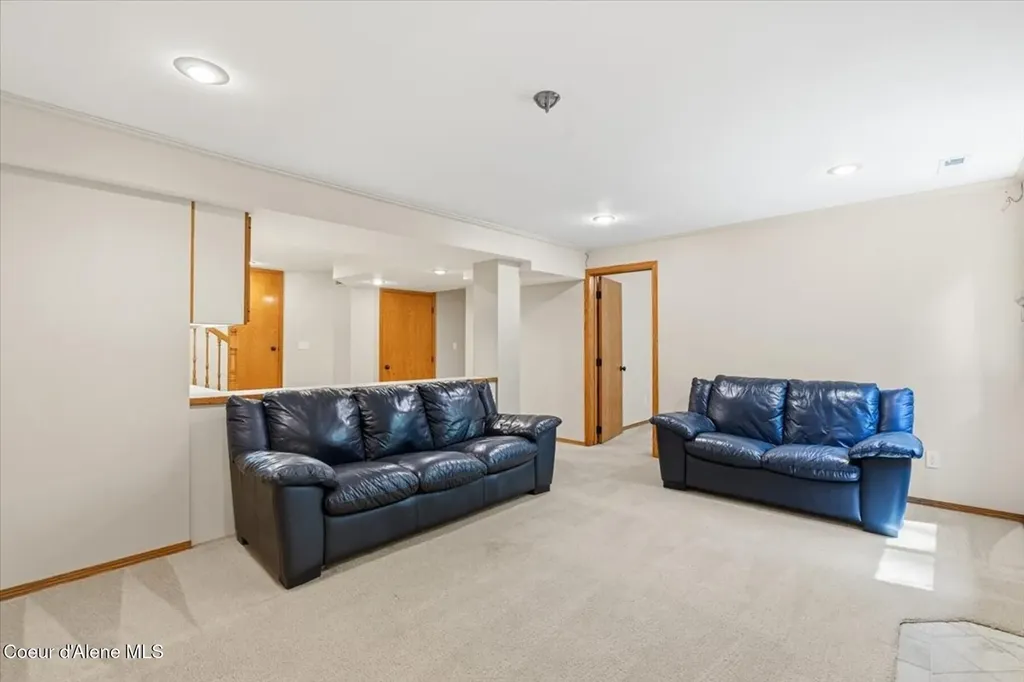 9737 N Circle Drive Hayden ID 83835