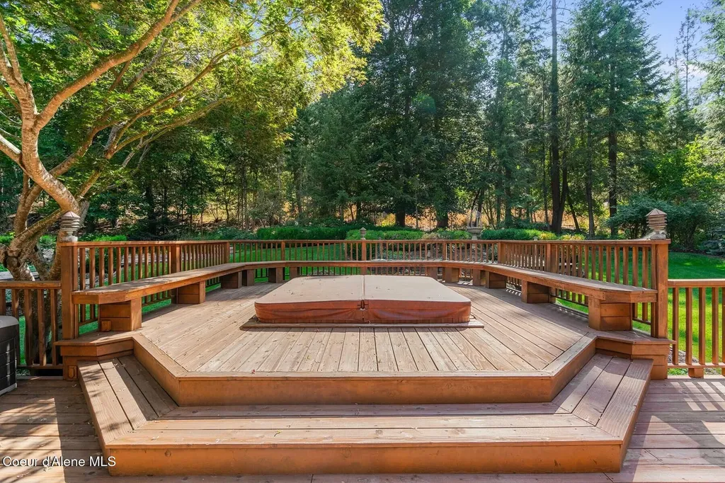 9737 N Circle Drive Hayden ID 83835