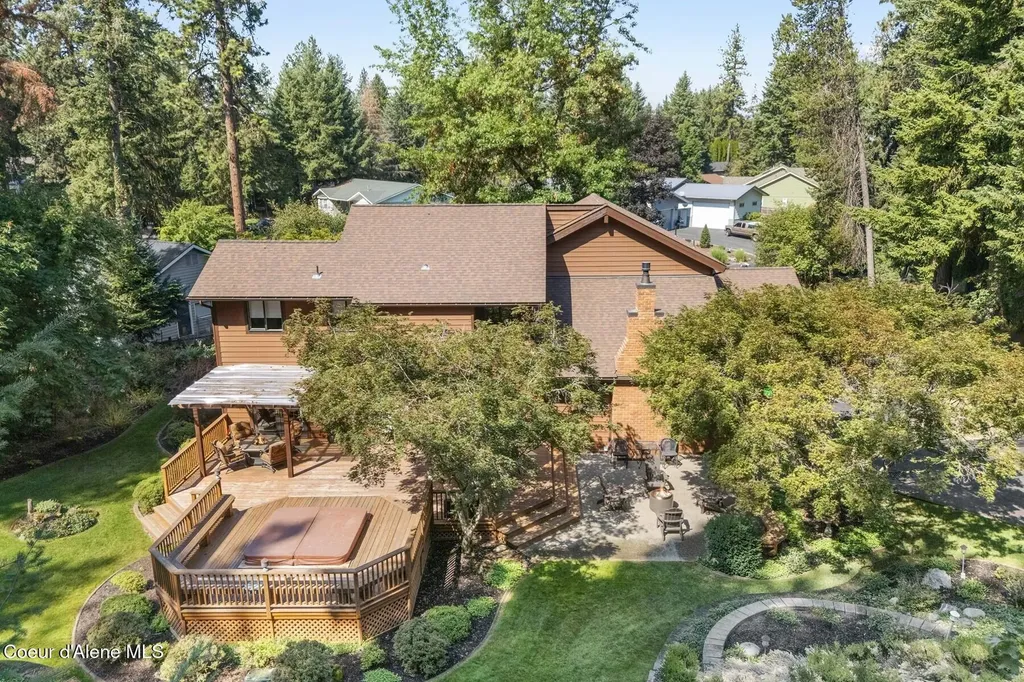 9737 N Circle Drive Hayden ID 83835