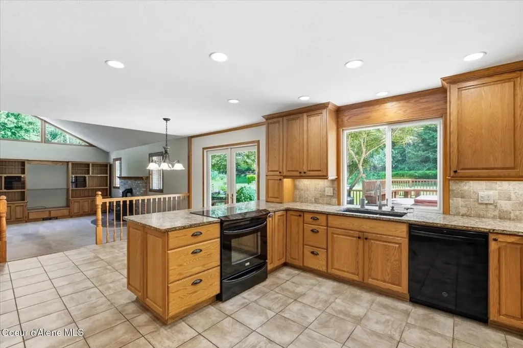 9737 N Circle Drive Hayden ID 83835
