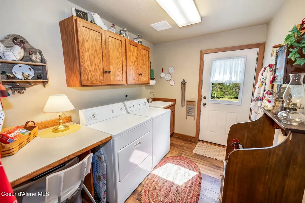 5653 Gleason Mcabee Falls Road Priest River ID 83856