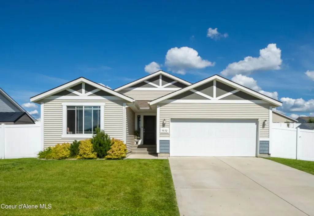 9852 N Berkshire Street Hayden ID 83835