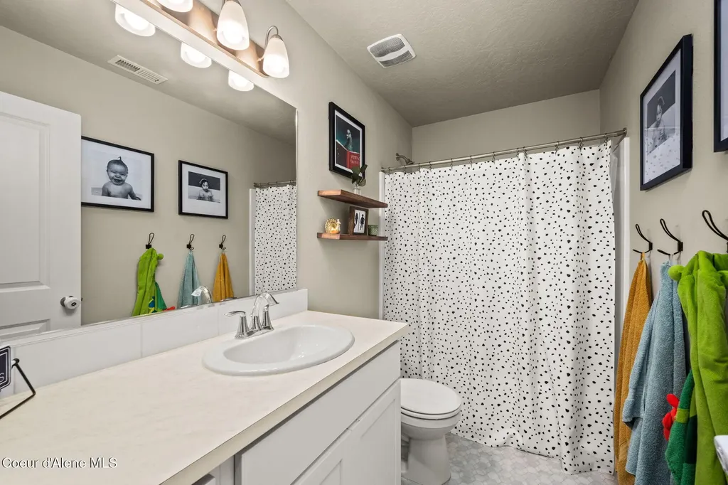 9852 N Berkshire Street Hayden ID 83835