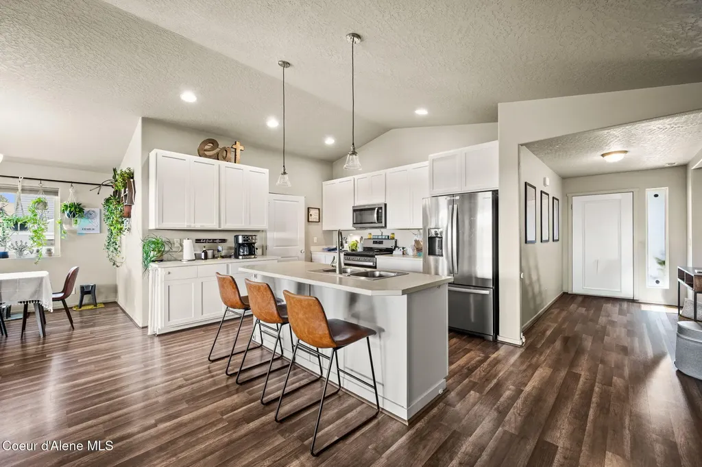 9852 N Berkshire Street Hayden ID 83835