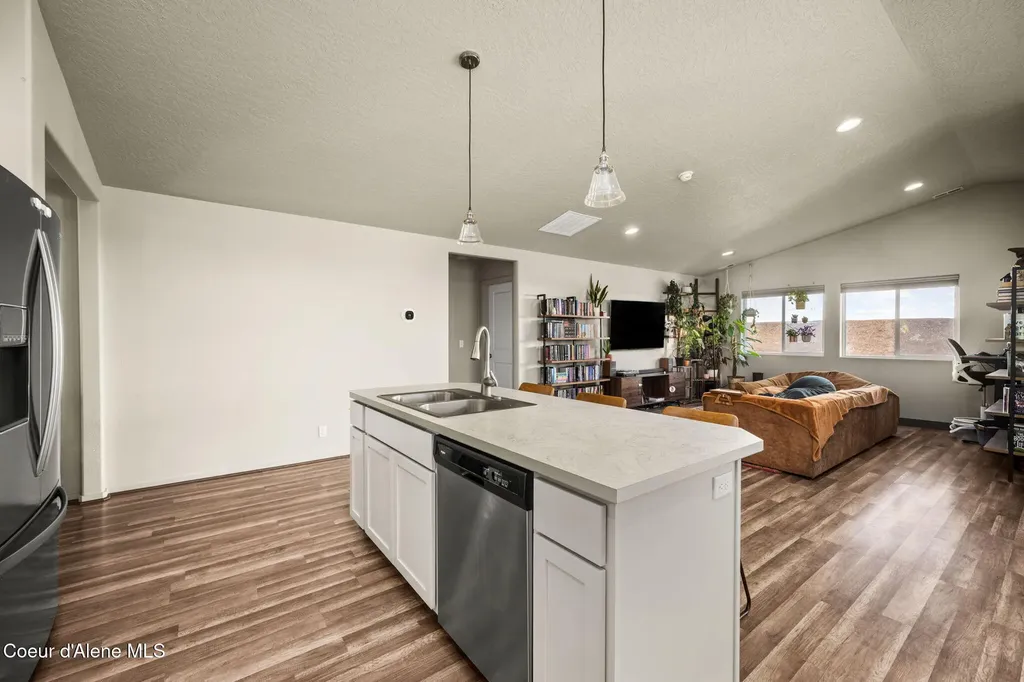 9852 N Berkshire Street Hayden ID 83835