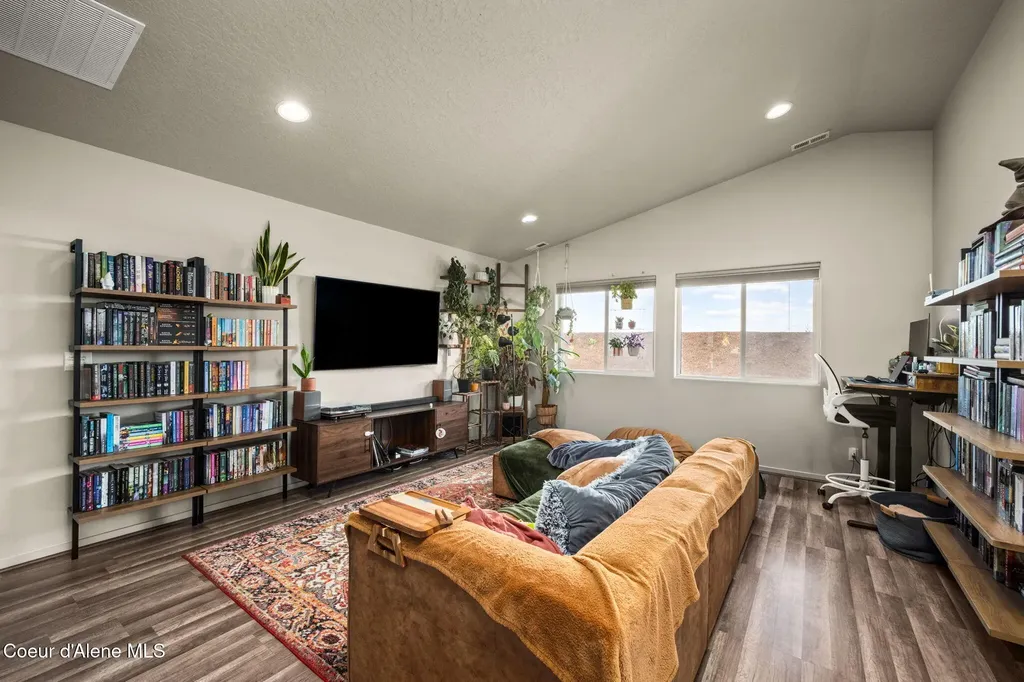 9852 N Berkshire Street Hayden ID 83835