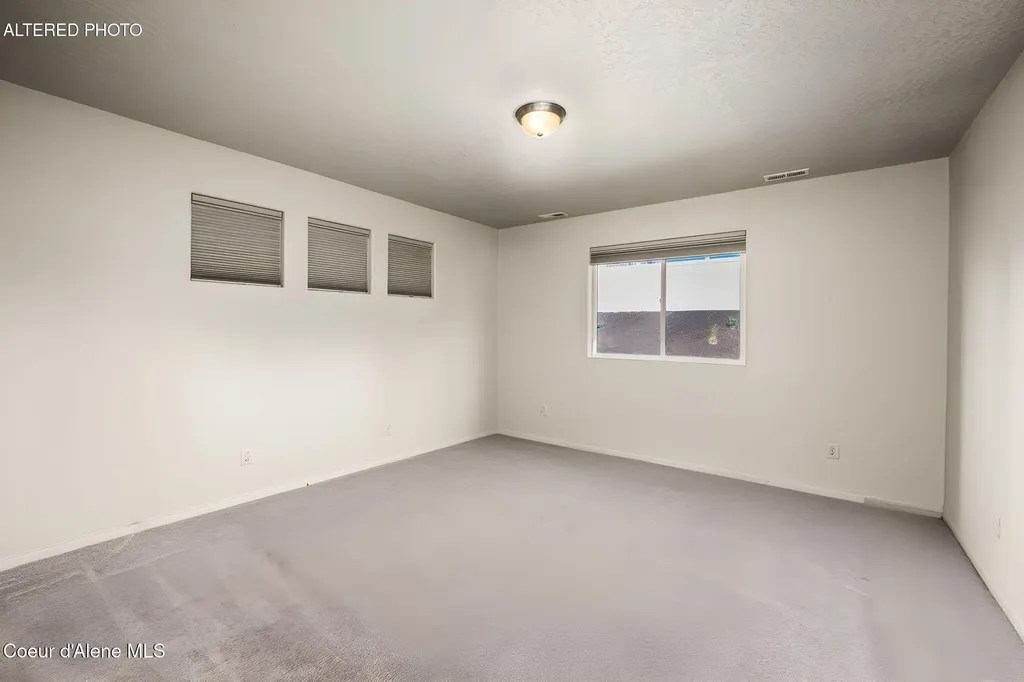9852 N Berkshire Street Hayden ID 83835