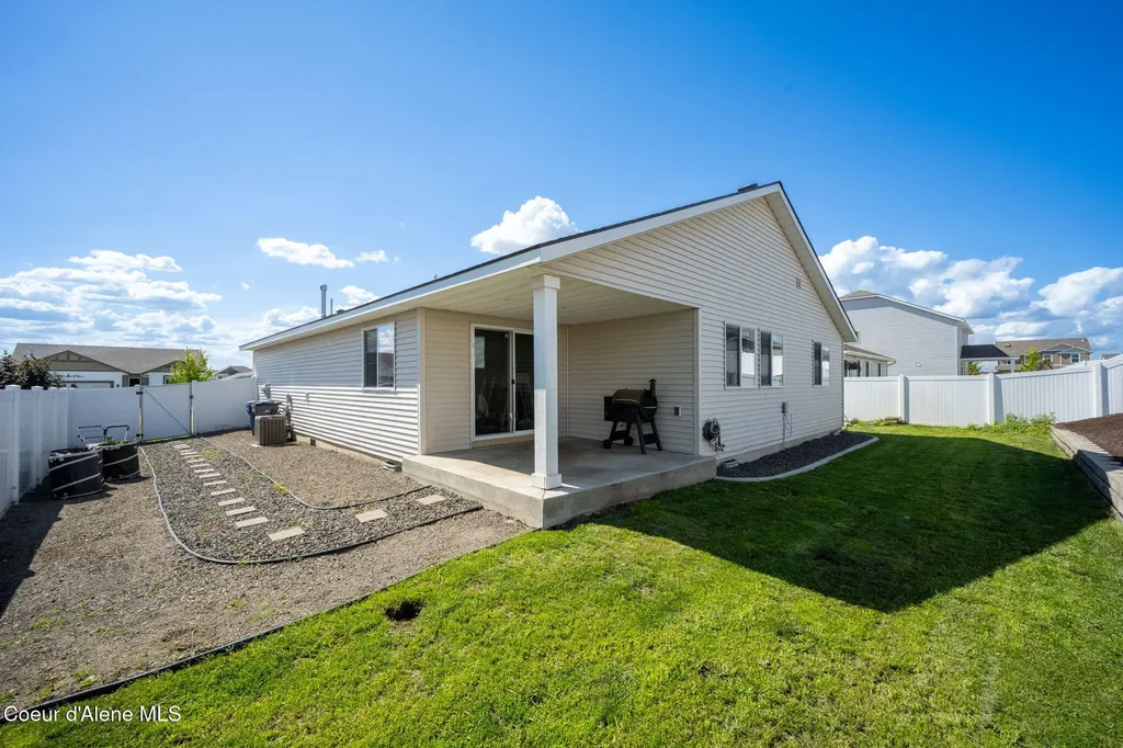 9852 N Berkshire Street Hayden ID 83835
