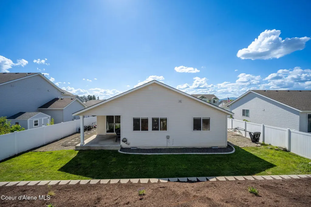 9852 N Berkshire Street Hayden ID 83835