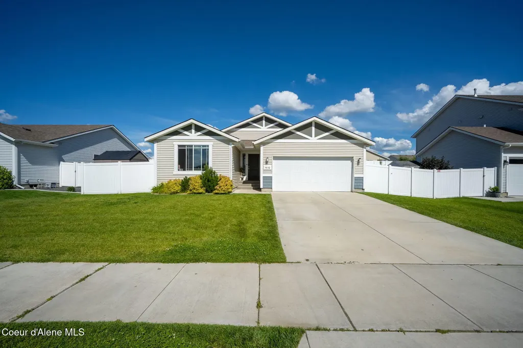 9852 N Berkshire Street Hayden ID 83835