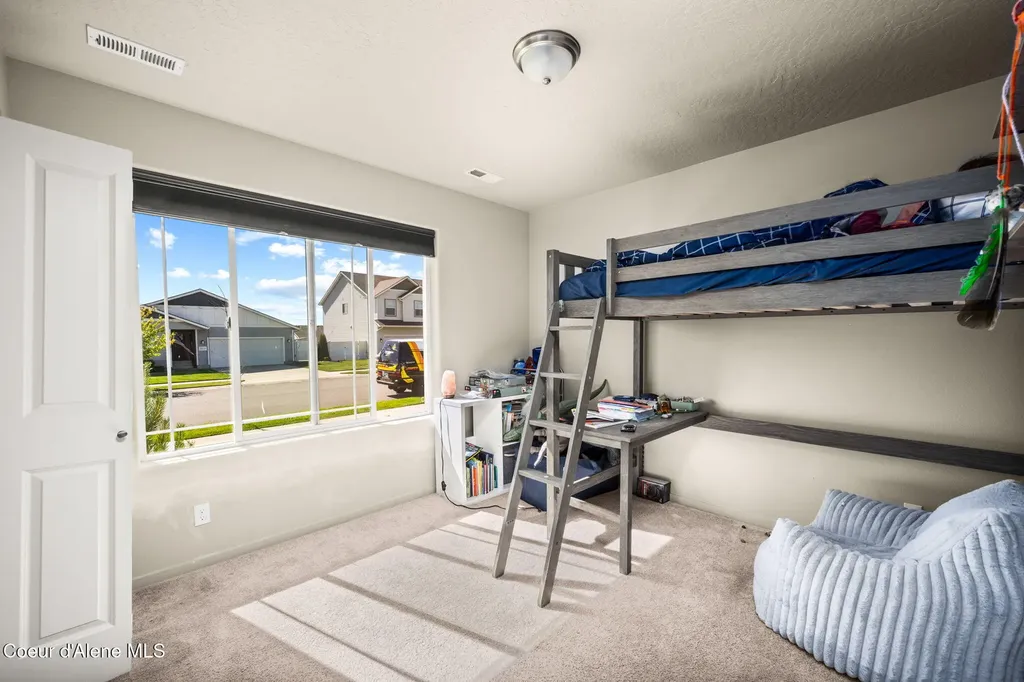 9852 N Berkshire Street Hayden ID 83835