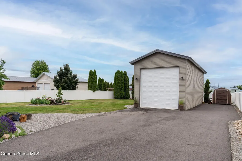 2492 W Evening Star Road Post Falls ID 83854