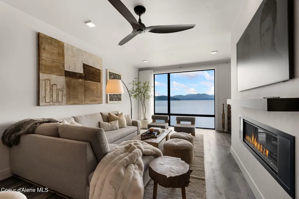 802 Sandpoint Avenue Sandpoint ID 83864