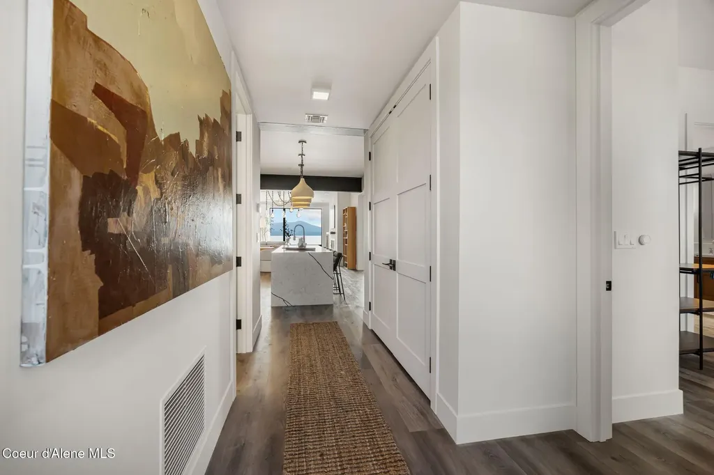 802 Sandpoint Avenue Sandpoint ID 83864