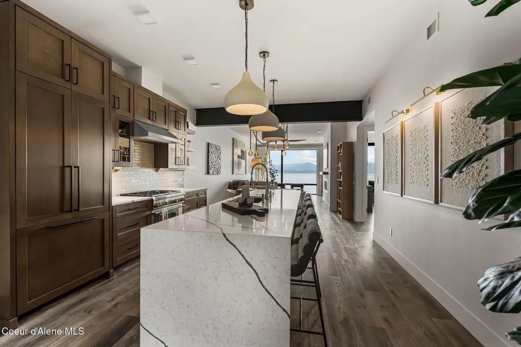 802 Sandpoint Avenue Sandpoint ID 83864