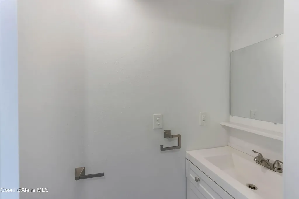632 Roberson Way Sandpoint ID 83864