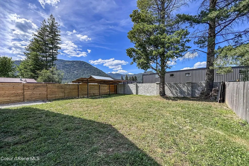632 Roberson Way Sandpoint ID 83864