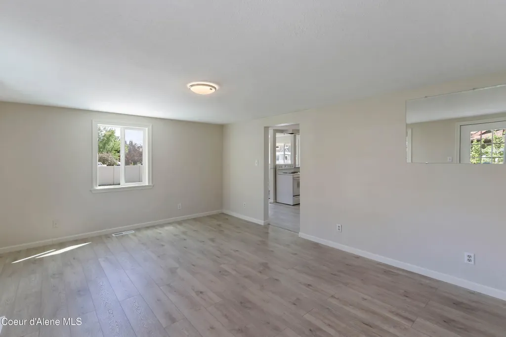 632 Roberson Way Sandpoint ID 83864