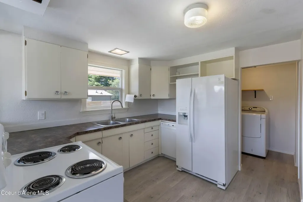 632 Roberson Way Sandpoint ID 83864