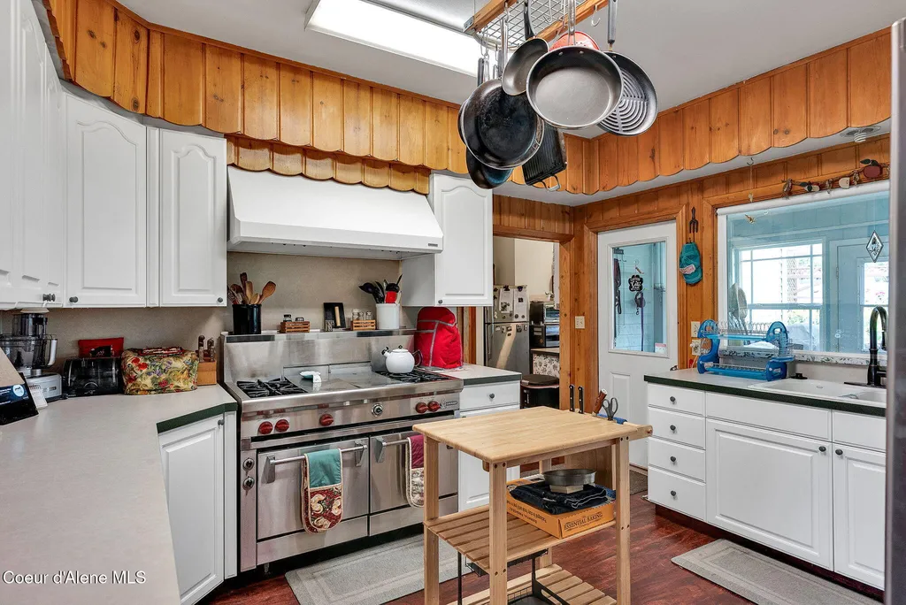 134 N Frederick Avenue Harrison ID 83833