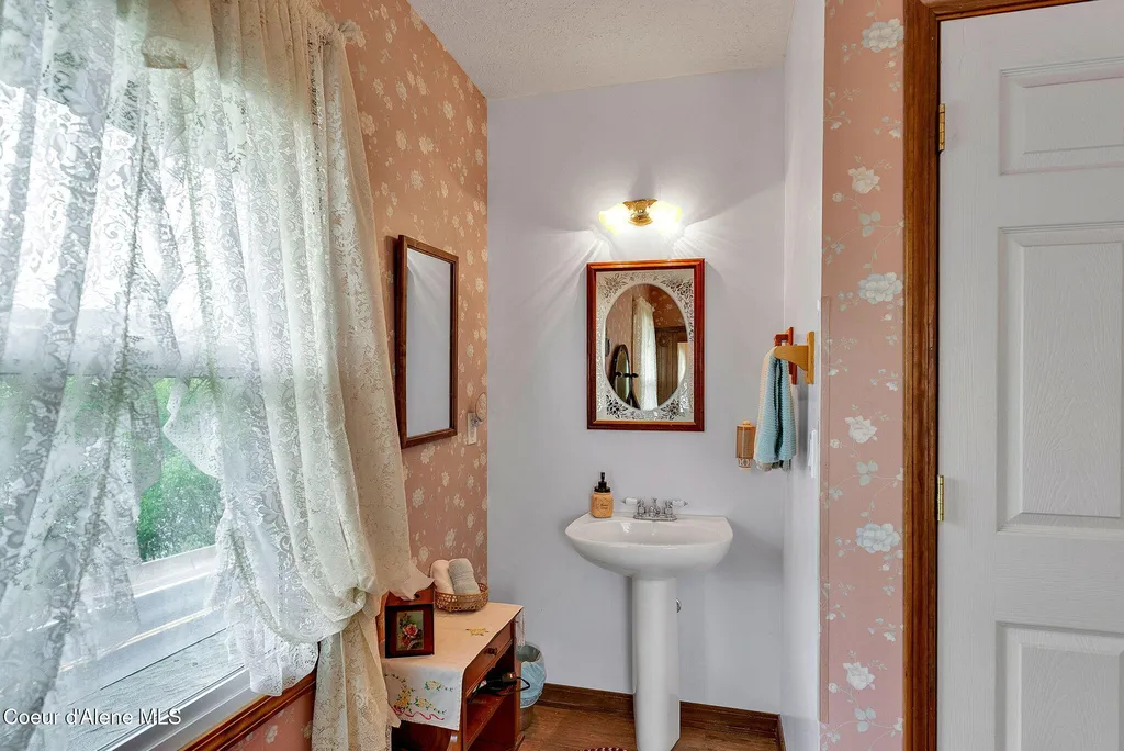 134 N Frederick Avenue Harrison ID 83833