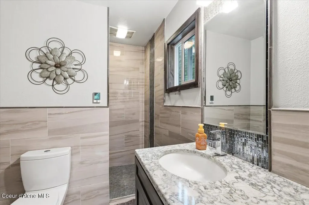 380 Electric Avenue Kingston ID 83839