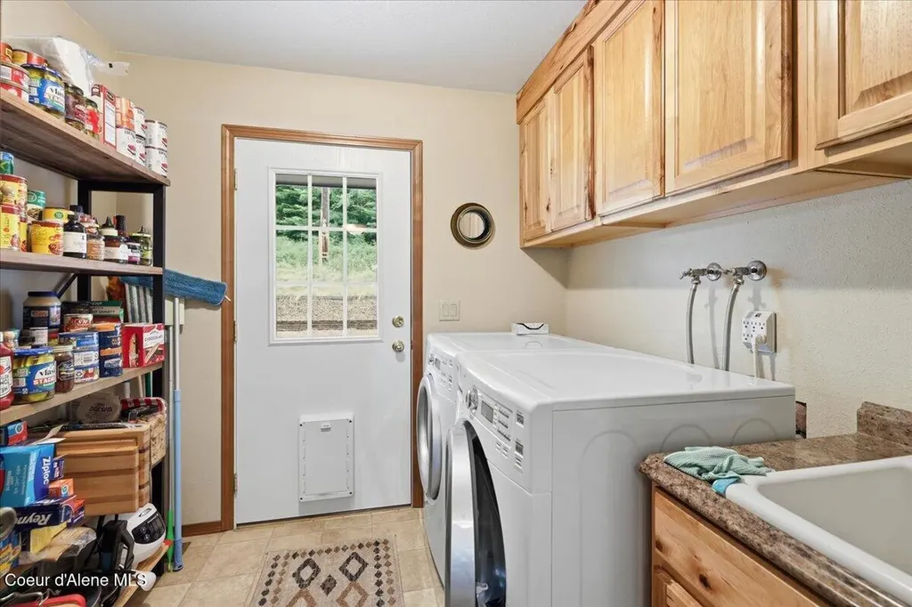 380 Electric Avenue Kingston ID 83839