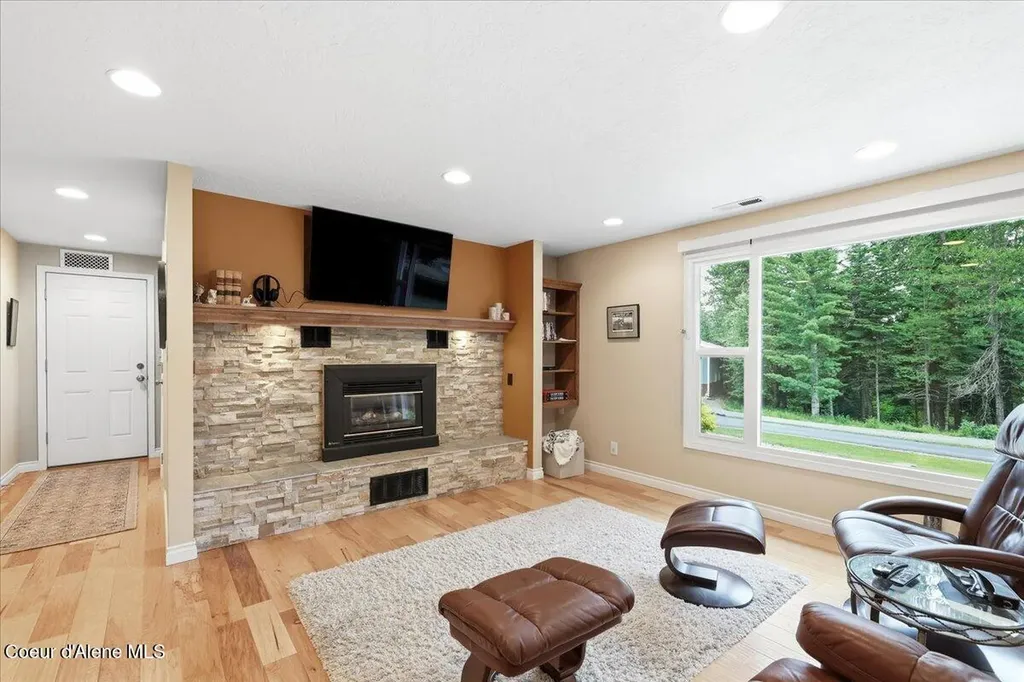 380 Electric Avenue Kingston ID 83839