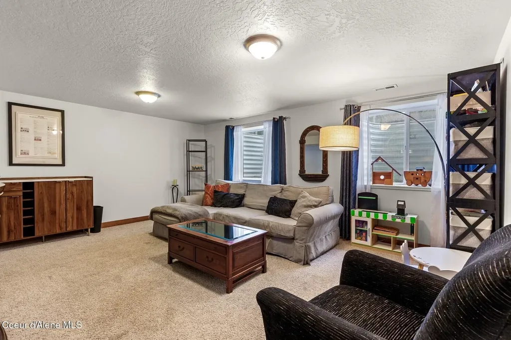11074 W Riverview Drive Post Falls ID 83854