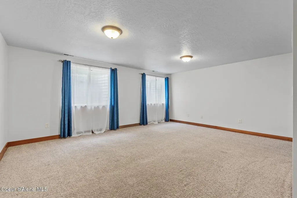 11074 W Riverview Drive Post Falls ID 83854