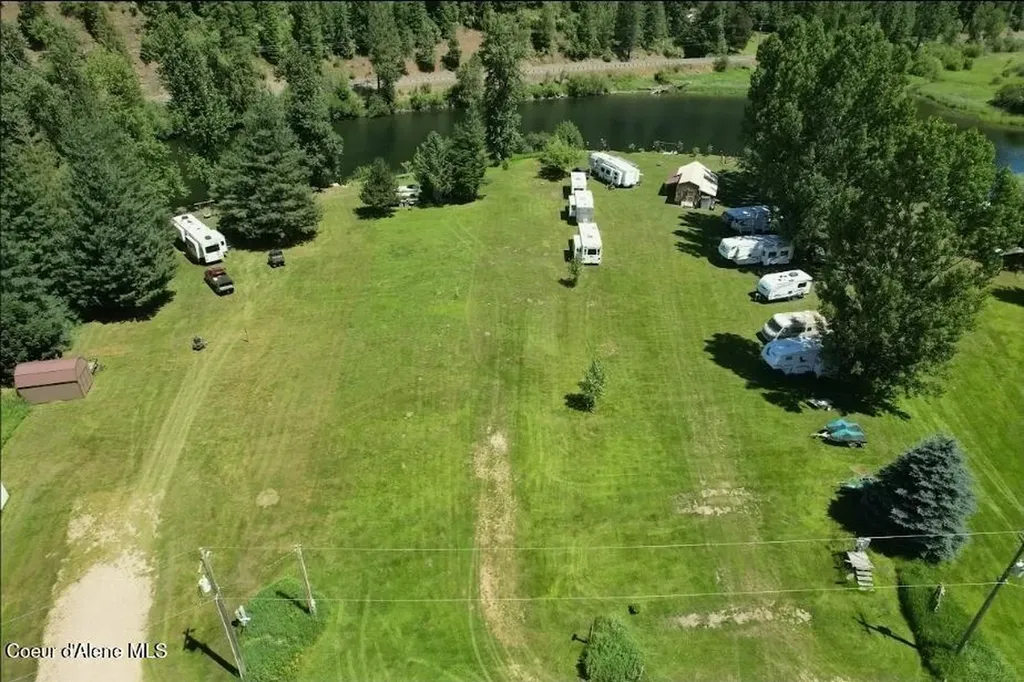 568 W Riverside Drive St. Maries ID 83861