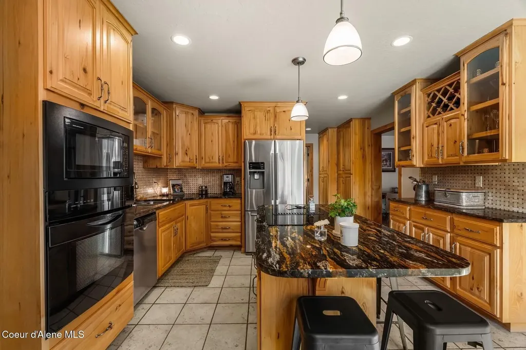 5250 Highway 2 Priest River ID 83856