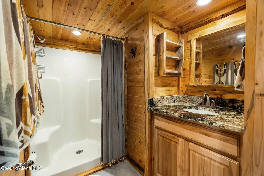 5250 Highway 2 Priest River ID 83856