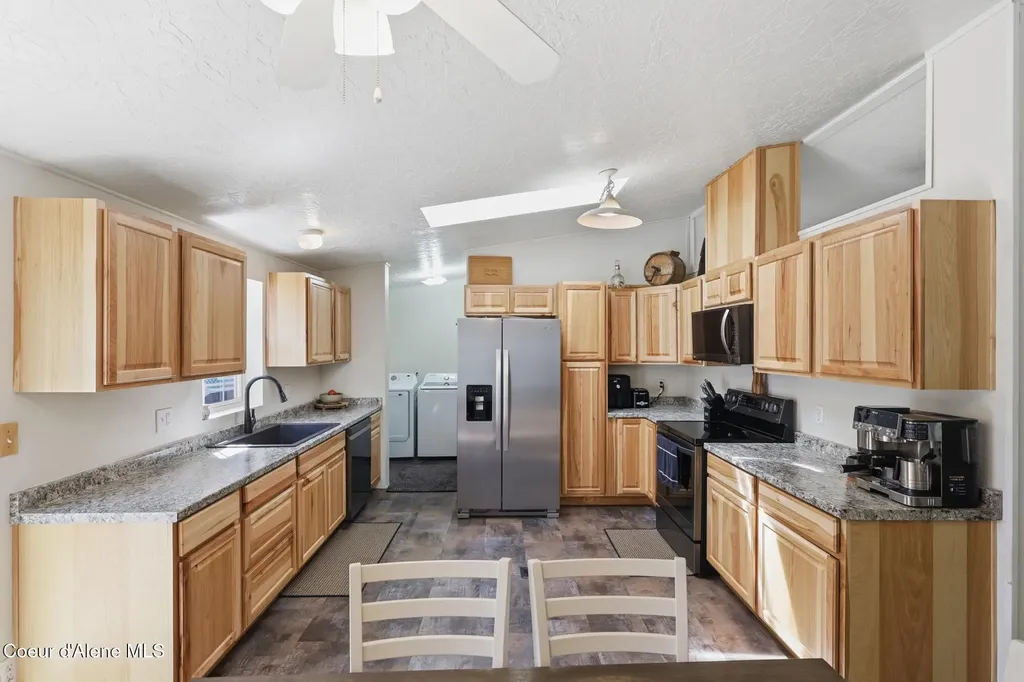 4374 E Timberland Road Athol ID 83801